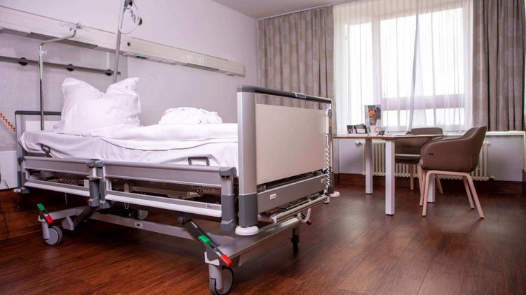 Bett im Wahlleistungszimmer